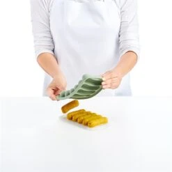 Lekue Moule Silicone 6 Saucisses Végétales Veggie Sausage Vert -Ustensiles De Cuisine Boutique 150008 4 1 Moule silicone 6 saucisses vegetales Veggie sausage vert Lekue