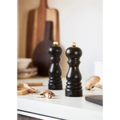 Peugeot Moulin à Sel Paris 18 Cm Marron 6 Peugeot Moulin à Sel Paris 18 Cm Marron -Ustensiles De Cuisine Boutique 20112 1 1 Moulin a sel Paris 18 cm marron Peugeot