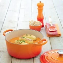 Le Creuset Cocotte Fonte Rond 24 Cm Volcanique -Ustensiles De Cuisine Boutique 213180 2 3 Cocotte fonte rond 24 cm volcanique Le Creuset