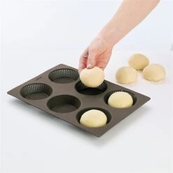 Lekue Plaque Perforée 6 Petits Pains Ronds En Silicone -Ustensiles De Cuisine Boutique 35144 3 1 Plaque perforee 6 petits pains ronds en silicone Lekue