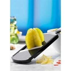 Kyocera Mandoline Réglable Avec Protège Doigts Noir -Ustensiles De Cuisine Boutique 42804 4 4 Mandoline reglable avec protege doigts noir Kyocera