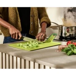 Joseph Joseph Planche à Découper Pliable Chop2pot Plus Verte 10 Joseph Joseph Planche à Découper Pliable Chop2pot Plus Verte -Ustensiles De Cuisine Boutique 450022 3 1 Planche a decouper pliable Chop2pot Plus verte Joseph Joseph