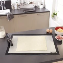 Lekue Tapis De Cuisson En Silicone Et Fibre De Verre 60 Cm -Ustensiles De Cuisine Boutique 51051 2 3 Tapis de cuisson en silicone et fibre de verre 60 cm Lekue