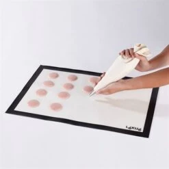 Lekue Tapis De Cuisson En Silicone Et Fibre De Verre 60 Cm -Ustensiles De Cuisine Boutique 51051 4 3 Tapis de cuisson en silicone et fibre de verre 60 cm Lekue