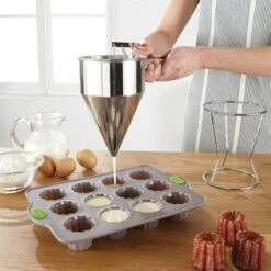 Lot Flexi'Plaque Silicone 30 Mini-canelés Et Entonnoir à Piston Pro -Ustensiles De Cuisine Boutique 519072 1 1 Lot Flexi Plaque silicone 30 mini caneles et entonnoir a piston pro Mathon