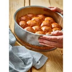 De Buyer Moule à Manqué Amovible En Inox Perforé 24 Cm Et Feuille De Cuisson Antiadhésive -Ustensiles De Cuisine Boutique 571005 3 1 Moule a manque amovible en inox perfore 24 cm et feuille de cuisson antiadhesive De Buyer