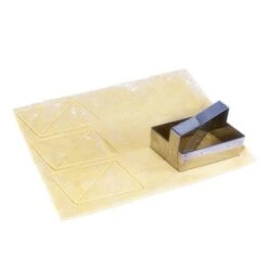 Découpoir à Croissant Petit Modèle 10cm -Ustensiles De Cuisine Boutique 573104 2 2 Decoupoir a croissant petit modele 10cm Gobel