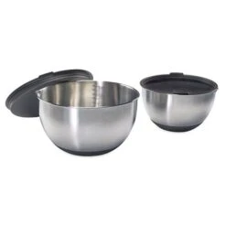 Set De 2 Bols Pâtissiers Inox Avec Couvercle Et Base En Silicone 20 Et 24 Cm -Ustensiles De Cuisine Boutique 573132 1 3 Set de 2 bols patissiers inox avec couvercle et base en silicone 20 et 24 cm Mathon