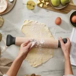 Joseph Joseph Rouleau à Pâtisserie Ergonomique 30 Cm -Ustensiles De Cuisine Boutique 581004 4 1 Rouleau a patisserie ergonomique 30 cm Joseph Joseph