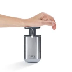 Joseph Joseph Pompe à Savon En Inox Noir -Ustensiles De Cuisine Boutique 604154 2 1 Pompe a savon en inox noir Joseph Joseph