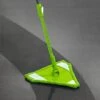 Balai Essuie-tout Triangle -Ustensiles De Cuisine Boutique 654142 0 1 Balai essuie tout triangle Wenko by Maximex