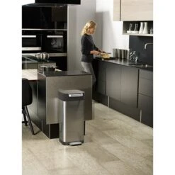 Joseph Joseph Compacteur à Déchets Inox Titan 20 L 8 Joseph Joseph Compacteur à Déchets Inox Titan 20 L -Ustensiles De Cuisine Boutique 67863 2 3 Compacteur a dechets inox Titan 20 L Joseph Joseph