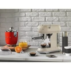 Smeg Machine à Café Expresso Crème 1 L 1350 W ECF01CREU -Ustensiles De Cuisine Boutique 70288 4 3 Machine a cafe expresso creme 1 L 1350 W ECF01CREU Smeg