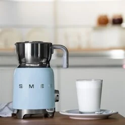 Smeg Chocolatière émulsionneur Bleu Azur 500 W MFF01PBEU 11 Smeg Chocolatière émulsionneur Bleu Azur 500 W MFF01PBEU -Ustensiles De Cuisine Boutique 780233 4 1 Chocolatiere emulsionneur bleu azur 500 W MFF01PBEU Smeg